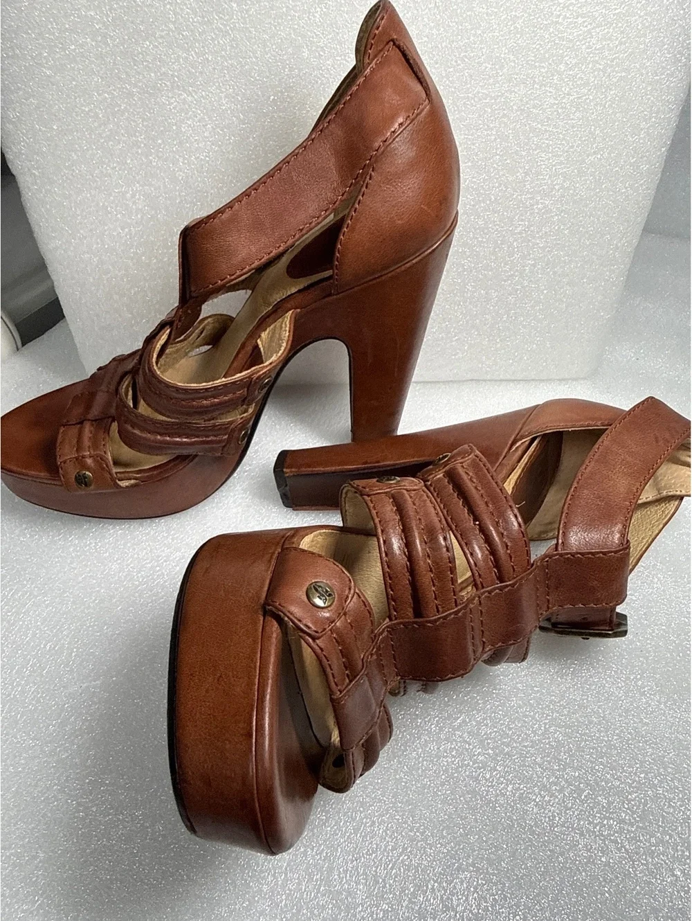 Frye Brown Leather Platform Heeled Sandals Strappy Buckle Women’s Size 7.5